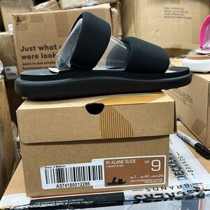 Koolaburra Black Alane Slide Sandals